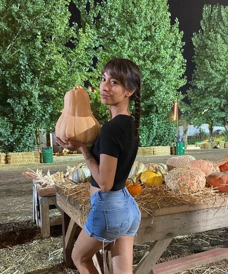 Salina Barajas hd model photo