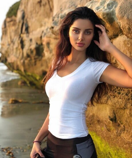 Mahlagha Jaberi model best galleries