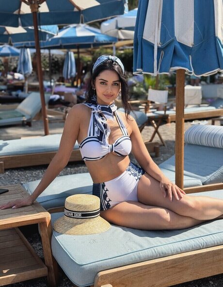 Mahlagha Jaberi star free img