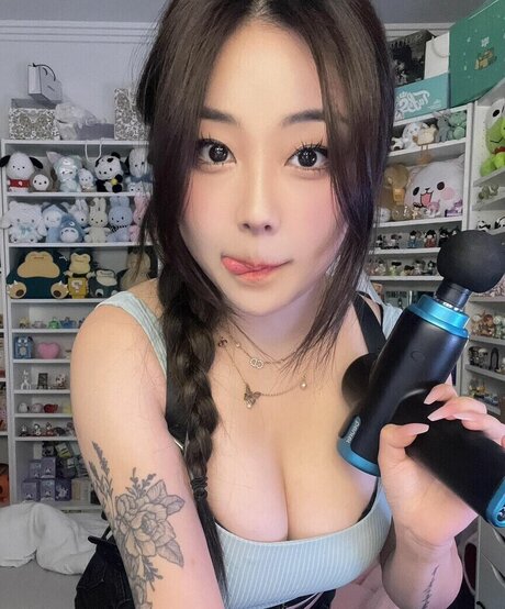 Hanavocado model nudes photos