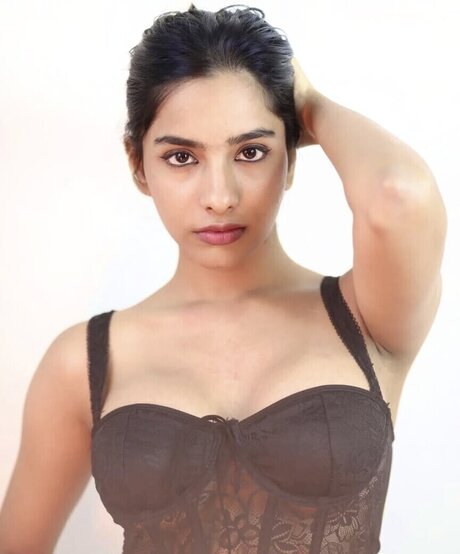 Aurora Sinclair naked star photo