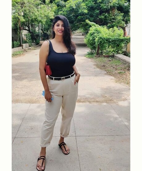 Tulika Snehil star free picture