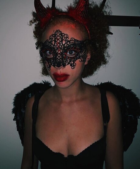 Anna Ermakova nude pornstar pics