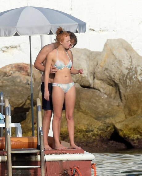 Anna Ermakova star pornographic photos