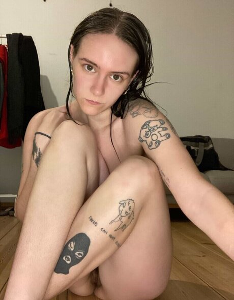 Linda Blair model xxx pictures