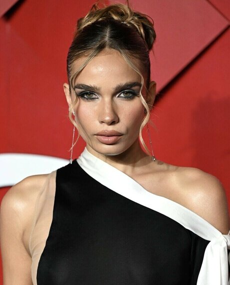 Hana Cross actress galleries