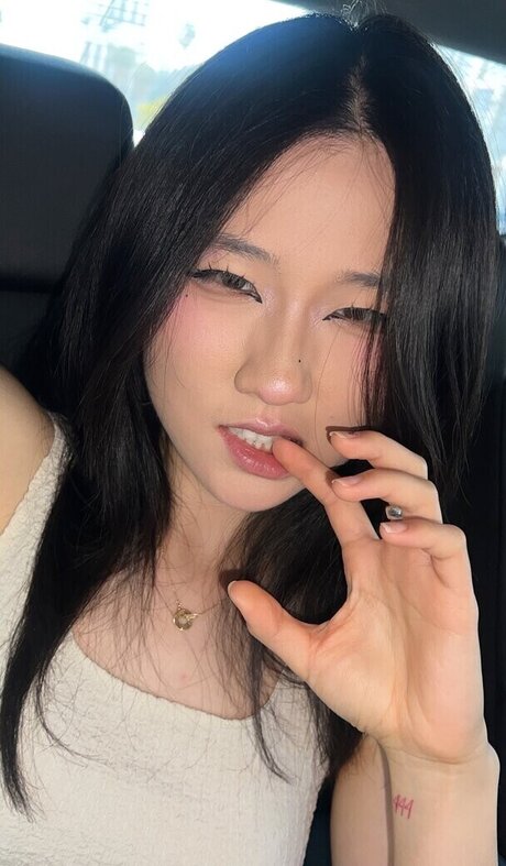 Lo3tus best model pic