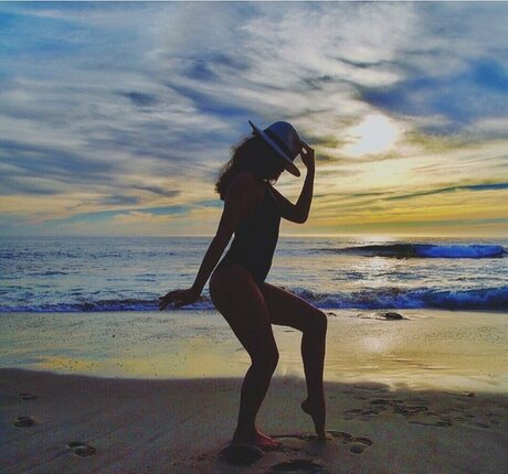 Allison Yellow porn star picture