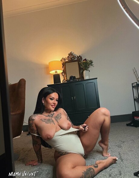 Niamh Velvet star nudes archive