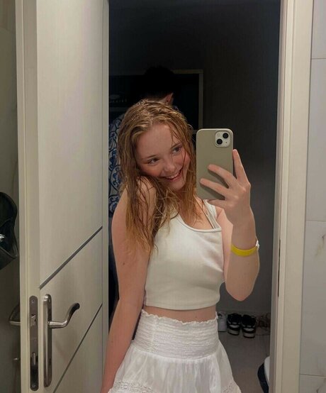 Madeleine b123 model sex pics