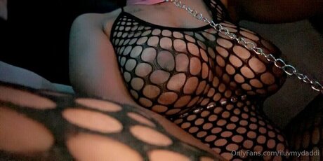 Iluvmydaddi nudes model pic