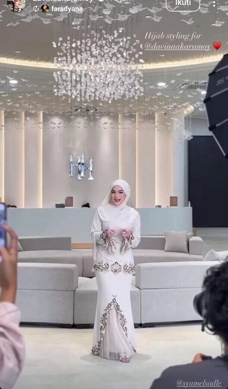 Davina Karamoy model nude images