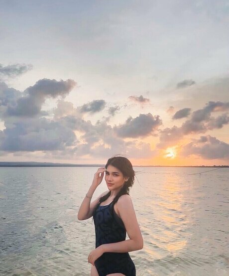 Davina Karamoy model best picture