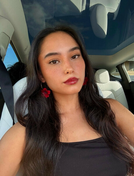 latina onlyfans pornographic image