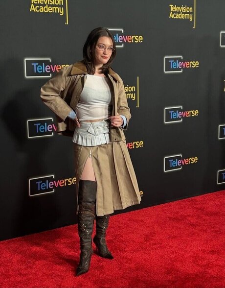 Isa Briones star hd pictures