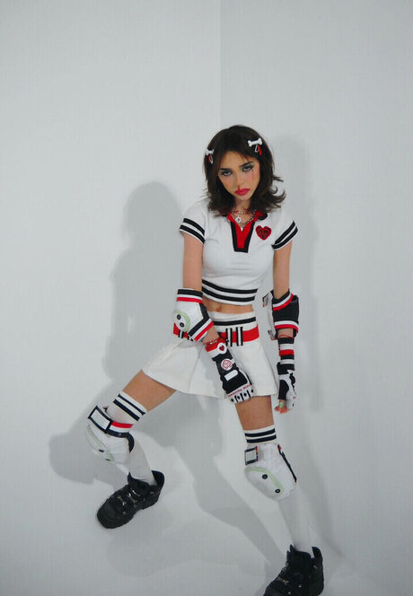 Sophie Powers art actress pic