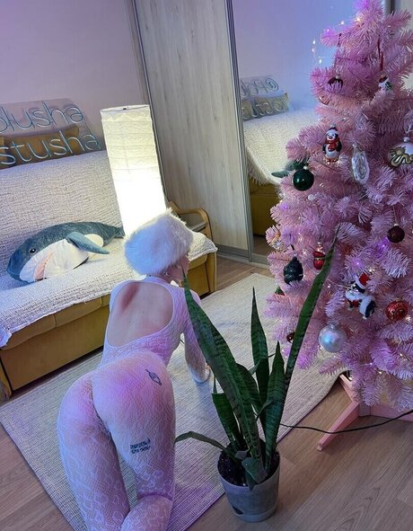 Polina Knyazeva star sexy pic