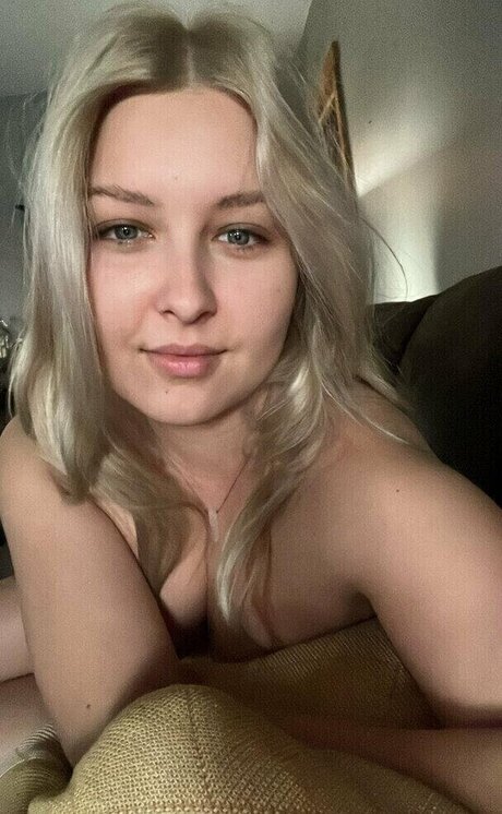 Motorsports Molly model img