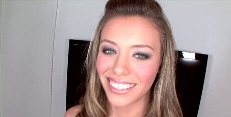 Kara Finley high quality model img