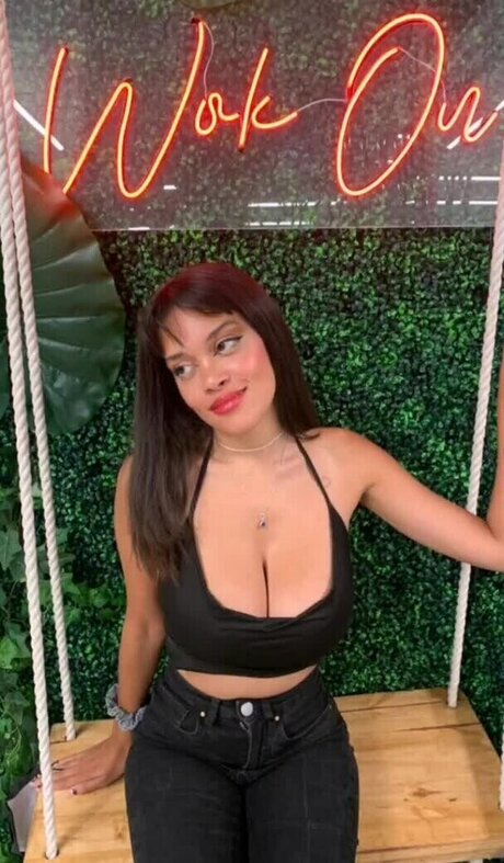 Nakishka pornstar sexy pictures