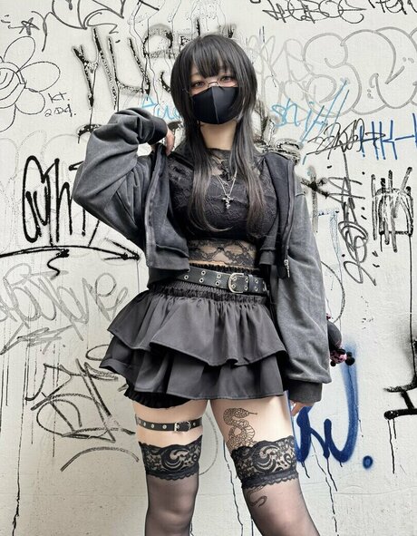 eye shiny sex actress photo