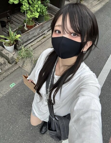 eye shiny nude star pic