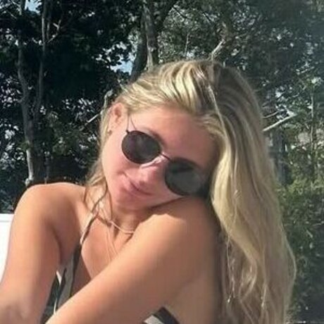 blonde secretary onlyfans porno image