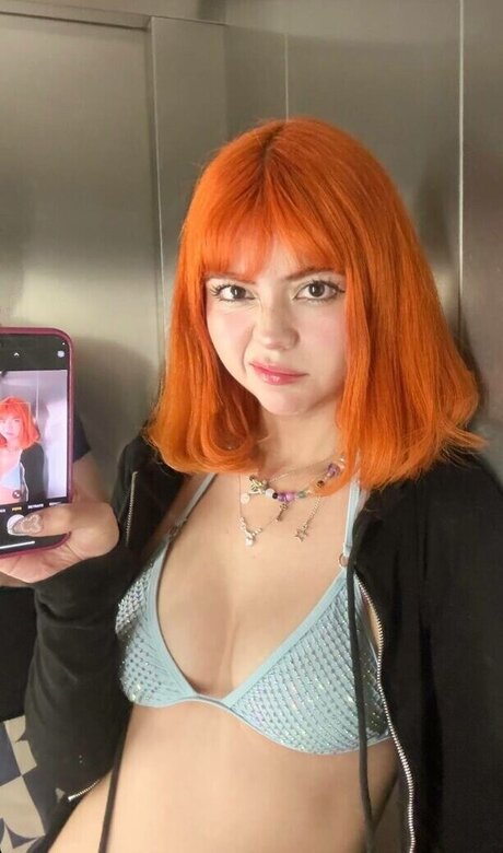 Vaniasse model hd image