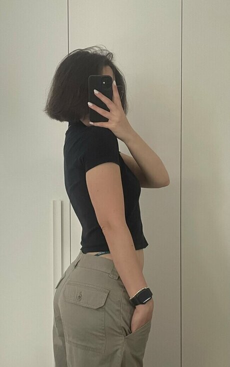 Lara Juice nude model gallery