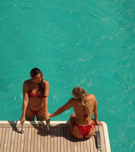 Marijn Kuipers erotic actress img