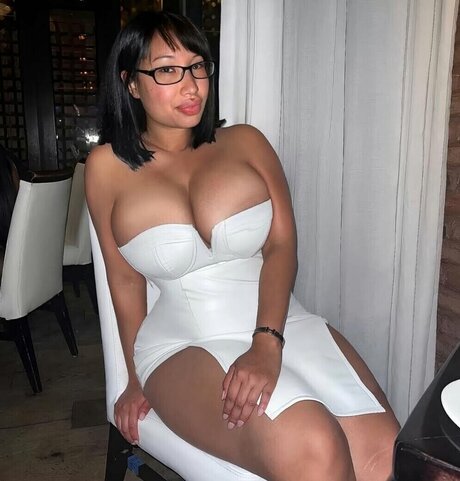 Samaela Ferrari model free pic