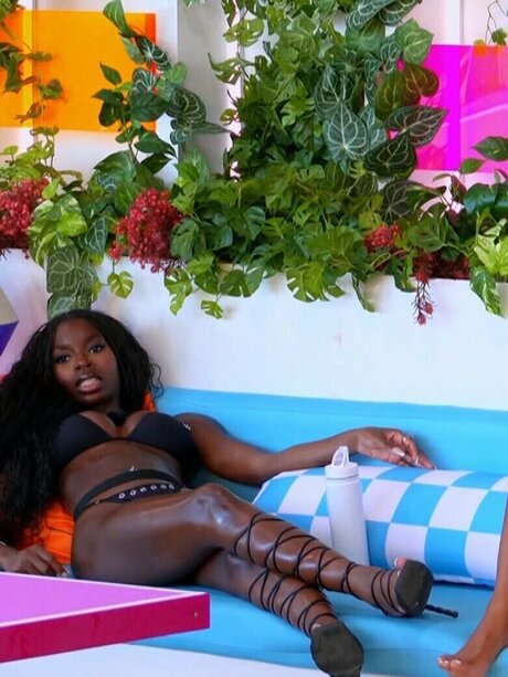 Olandria Carthen beautiful actress image