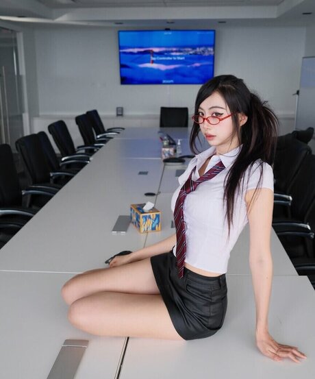 mollyshen sexy star images