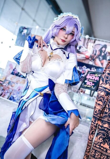 Plathong nudes model archive