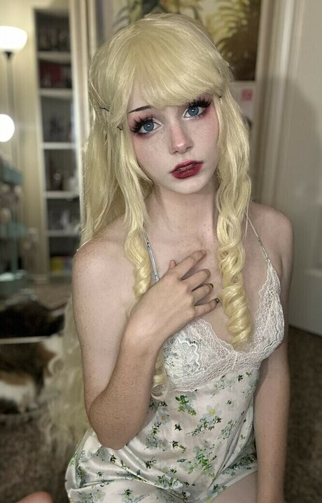 Losertron star erotic image