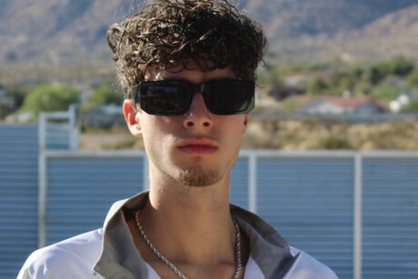 Donovan art star photo