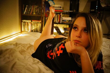 Trap Bunnie hot model image