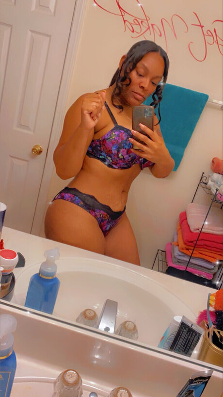 Drippinhoney89 pornstar galleries