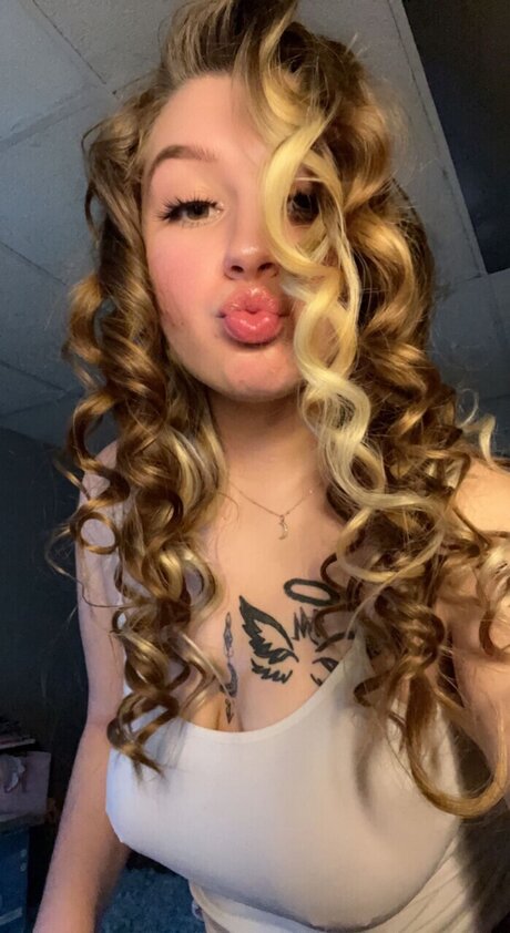 M 30 model xxx pictures