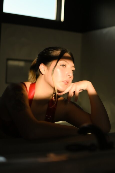 Lilopeachie naked actress photo