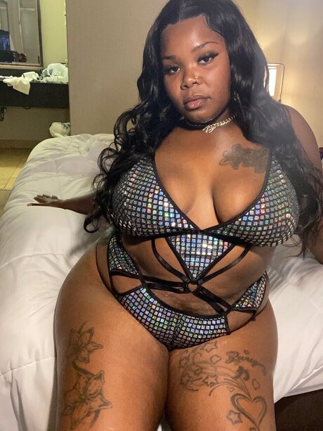 Chaun2pretty model nudes photos