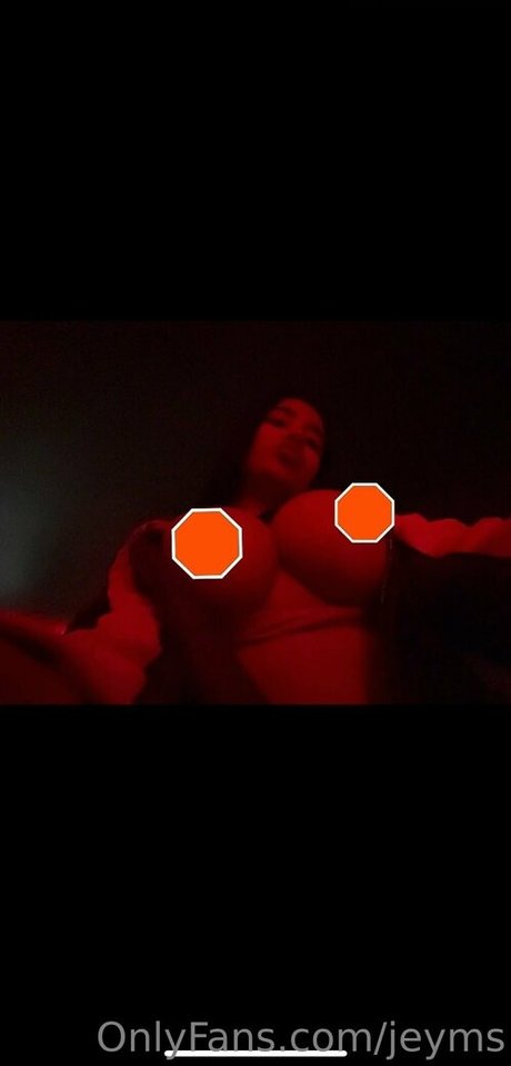 jeyms naked actress pic