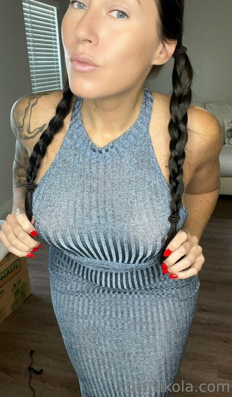 lolanikolavip pornstar erotic pic