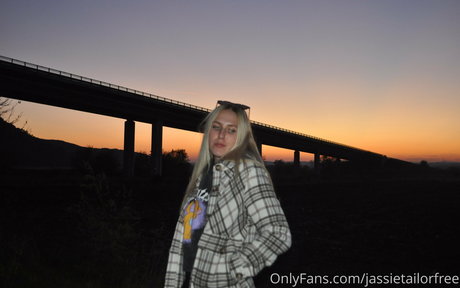 jassietailorfree nice actress img