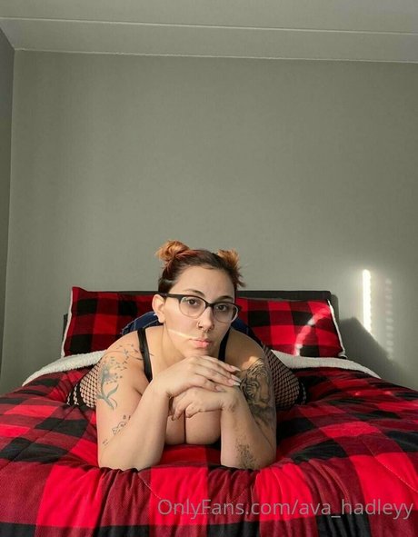 ava hadleyy perfect star pic