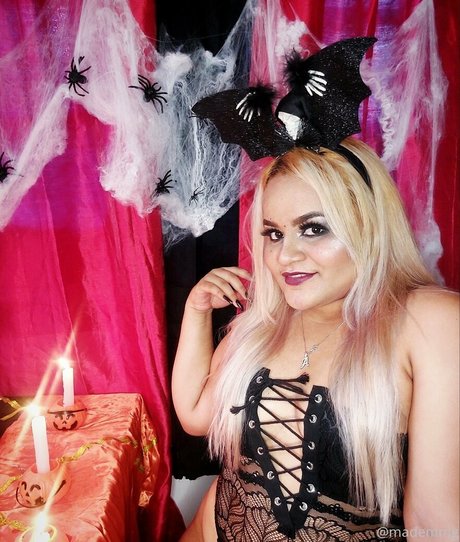 made0550 sexy actress pictures