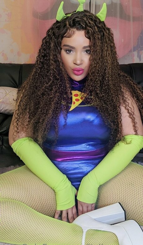 itslivsavage pretty star pics