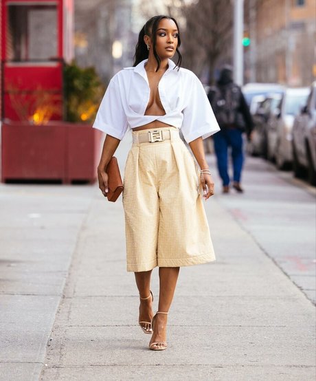 LaToya Tonodeo model art img