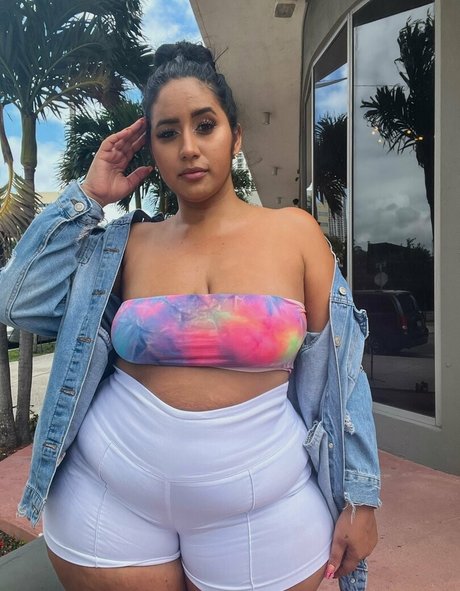 tianatee808 model photo