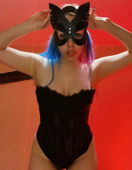 vallery sakura naked pornstar image